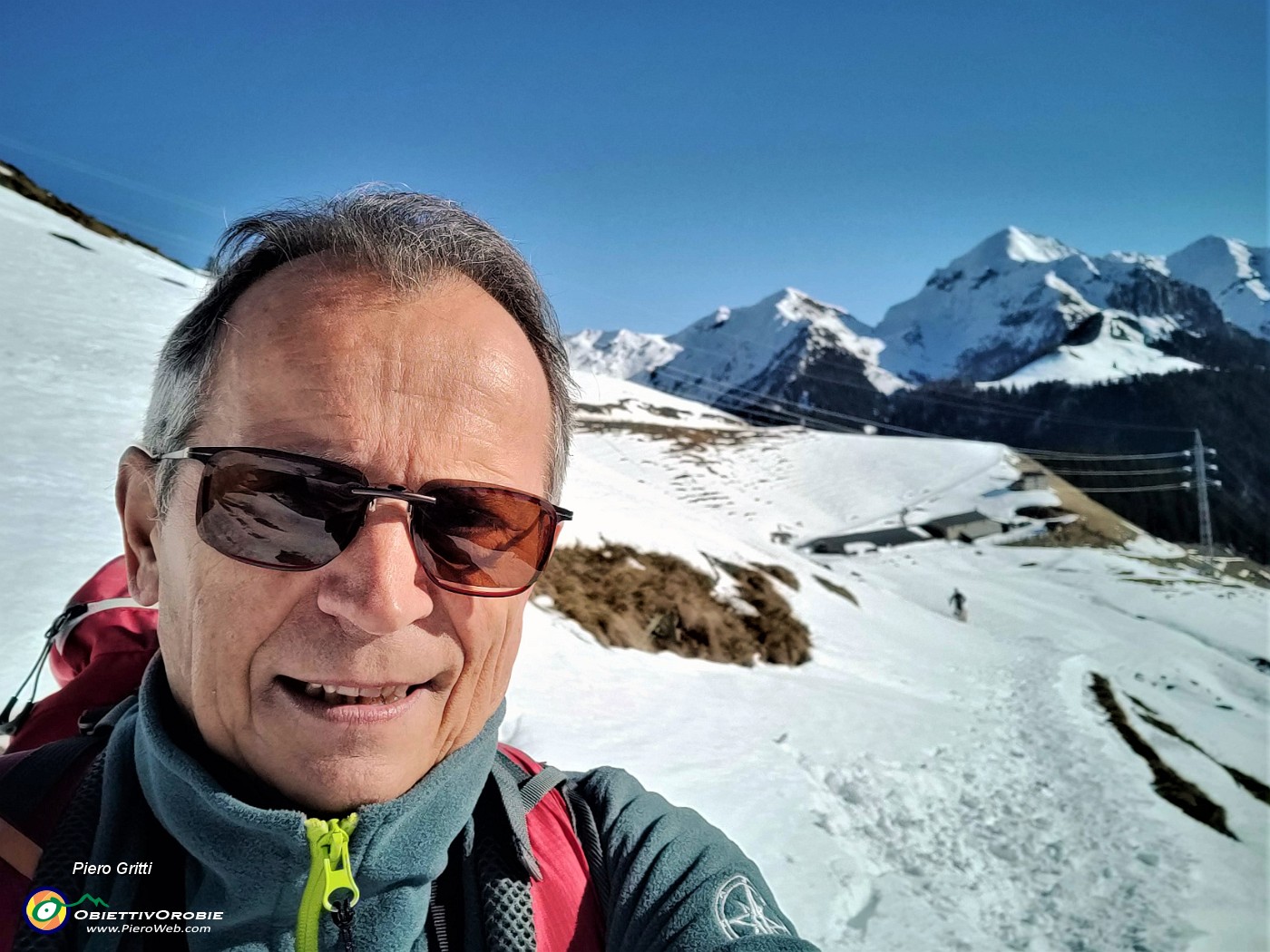 20 Selfie con vista sulla Casera Ancogno, appena salita.jpg